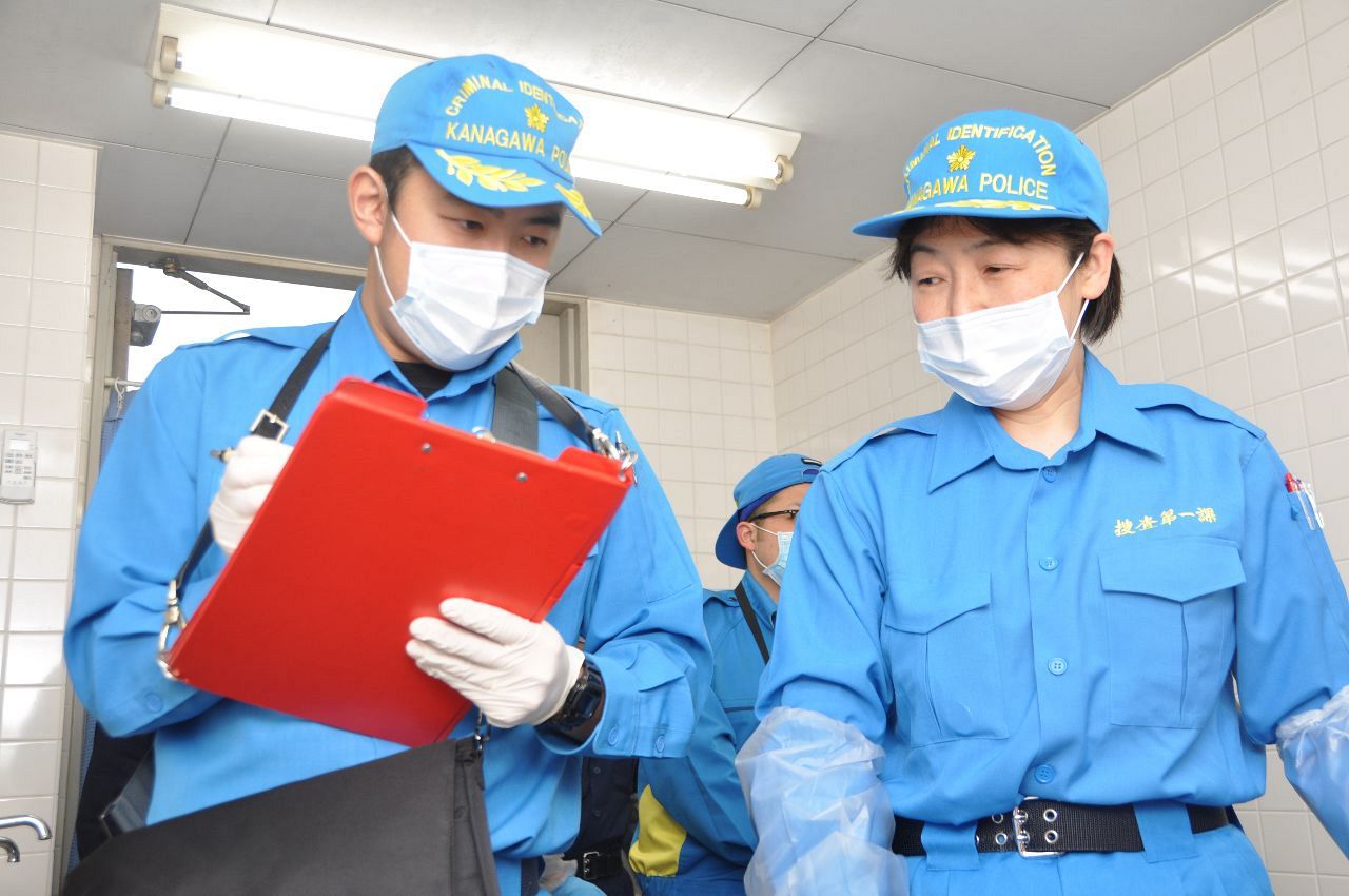 検視官とは？監察医や鑑識との違い・過酷な現場実態と年収・なり方を徹底解説