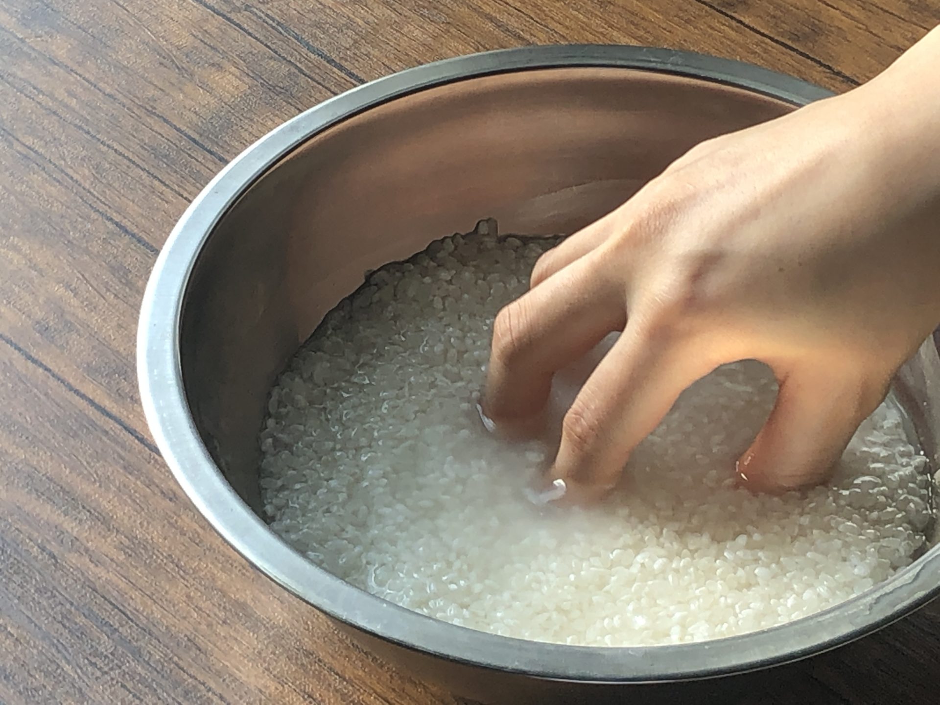 お米の洗い方で味が劇変！料亭直伝の極意と失敗しない炊き方