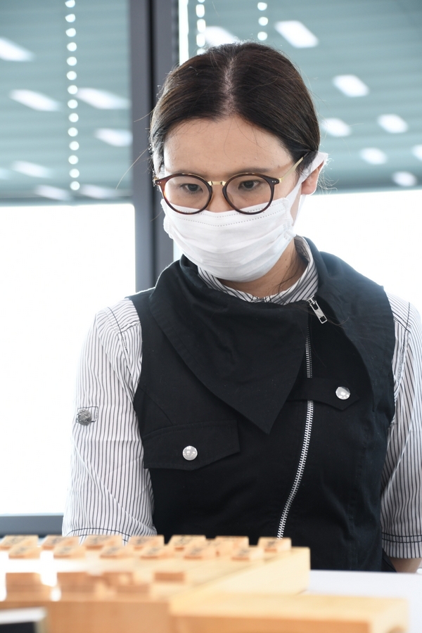 将棋界の「言語化能力」が今、熱い——竹部さゆり女流四段が拓く、魅せる対局と大盤解説の最前線【2026年最新】