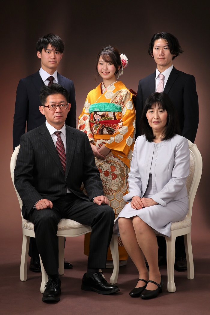 成人式前撮りに家族も参加？急増の真相と失敗しない服装・費用ガイド