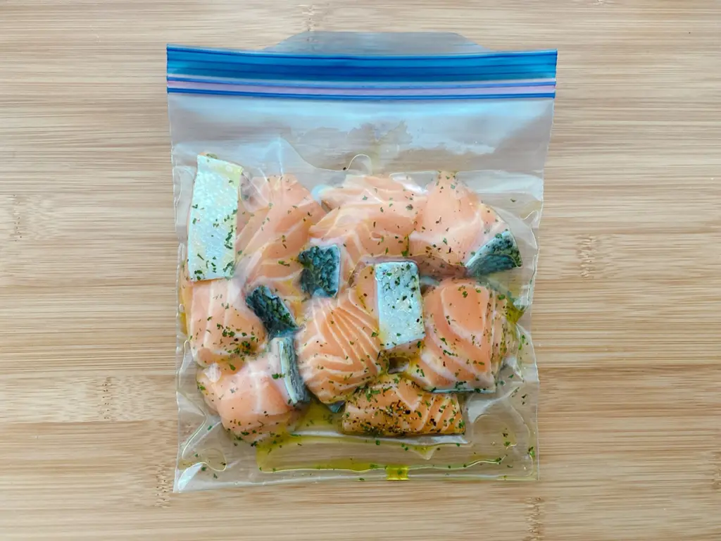 鮭の冷凍保存でパサパサになる原因とは？プロが教える劇的美味ワザ