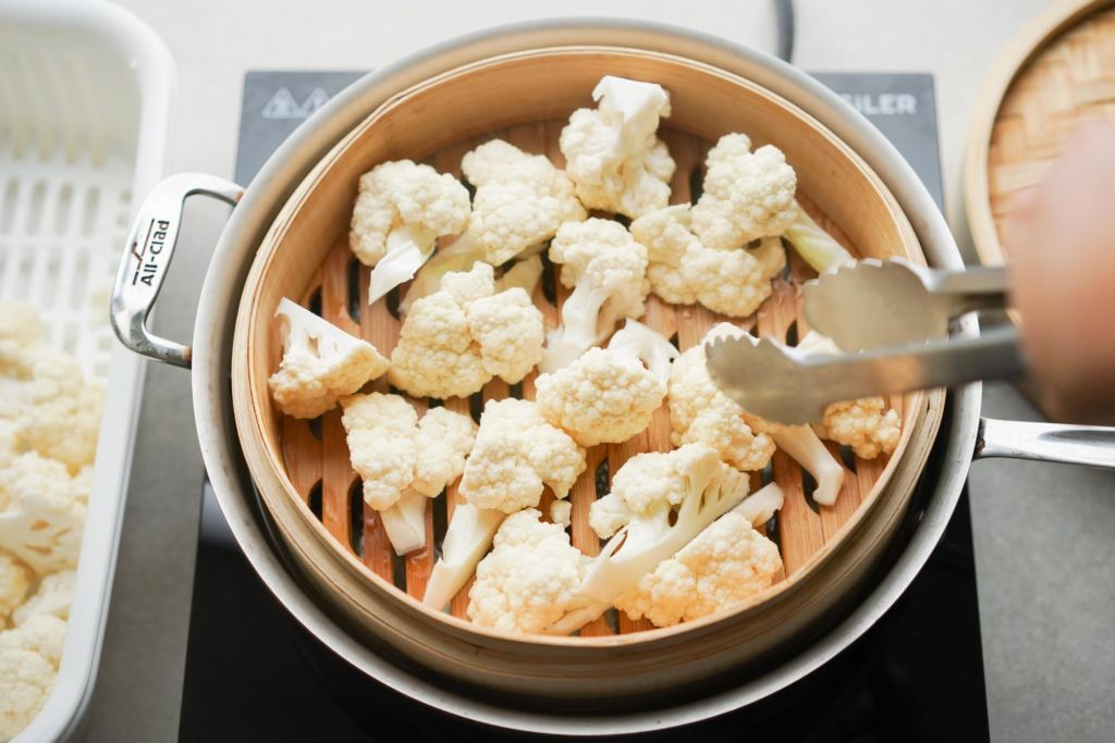 How Long to Steam Cauliflower in a Steamer