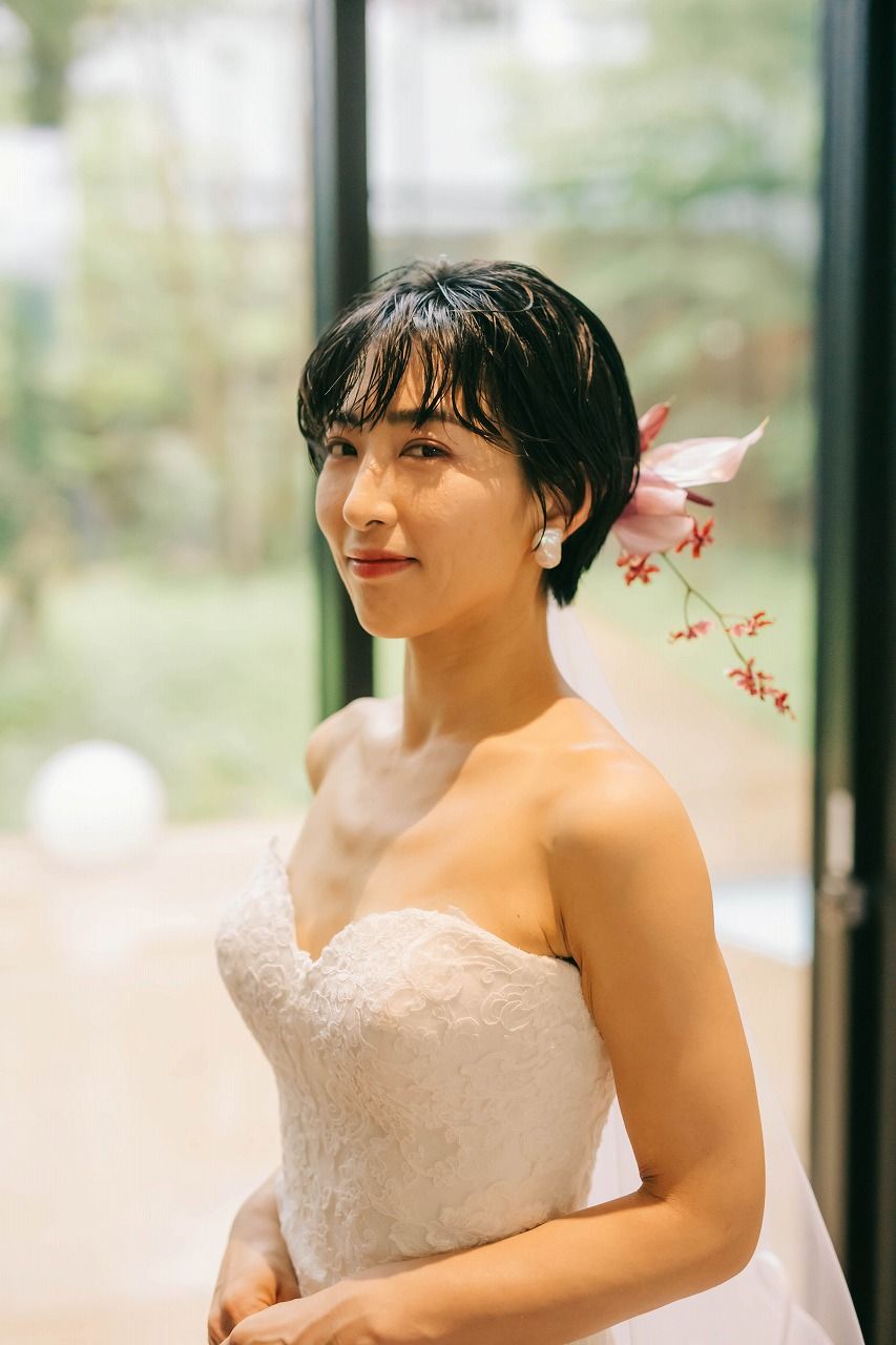 ショートカット花嫁が美しく映える！似合うドレス選びと最新ヘアの真相