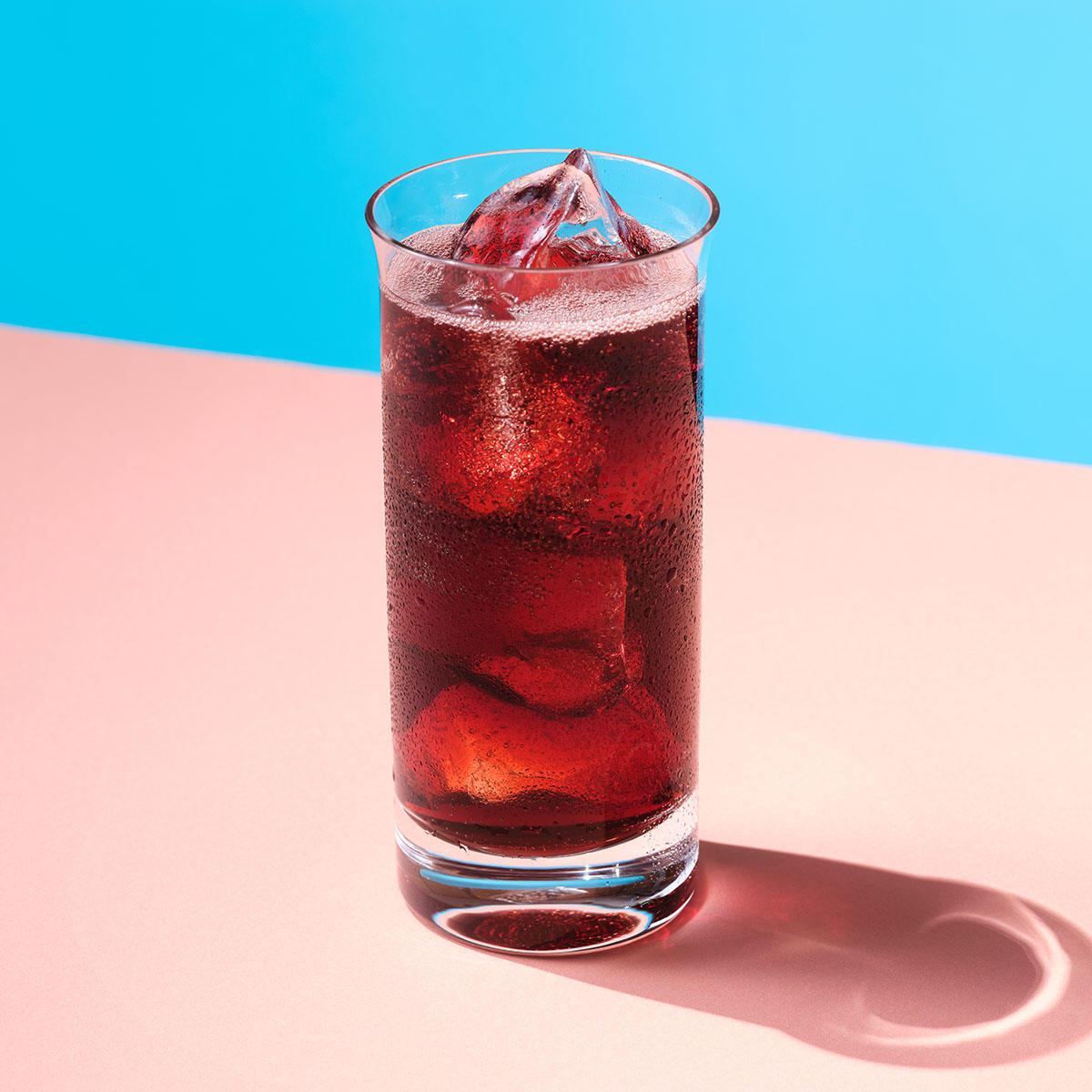 カリモーチョとは？赤ワインのコーラ割り黄金比と発祥の歴史を解説