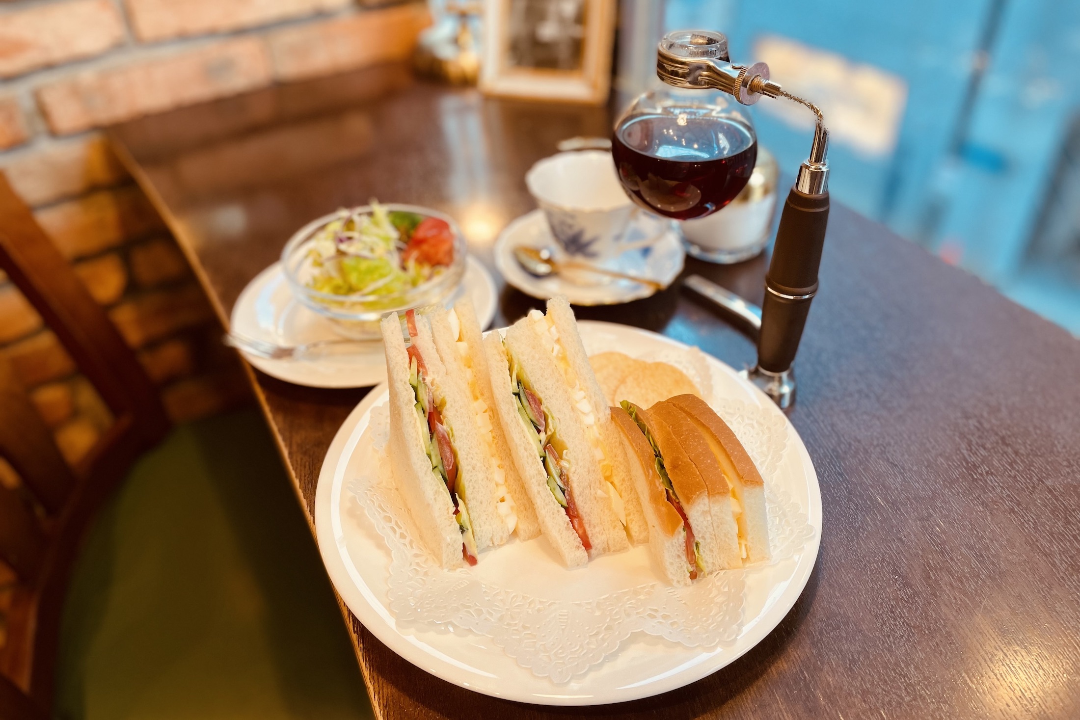 始発待ちも朝活も快適！新宿の早朝おすすめカフェと最新モーニング