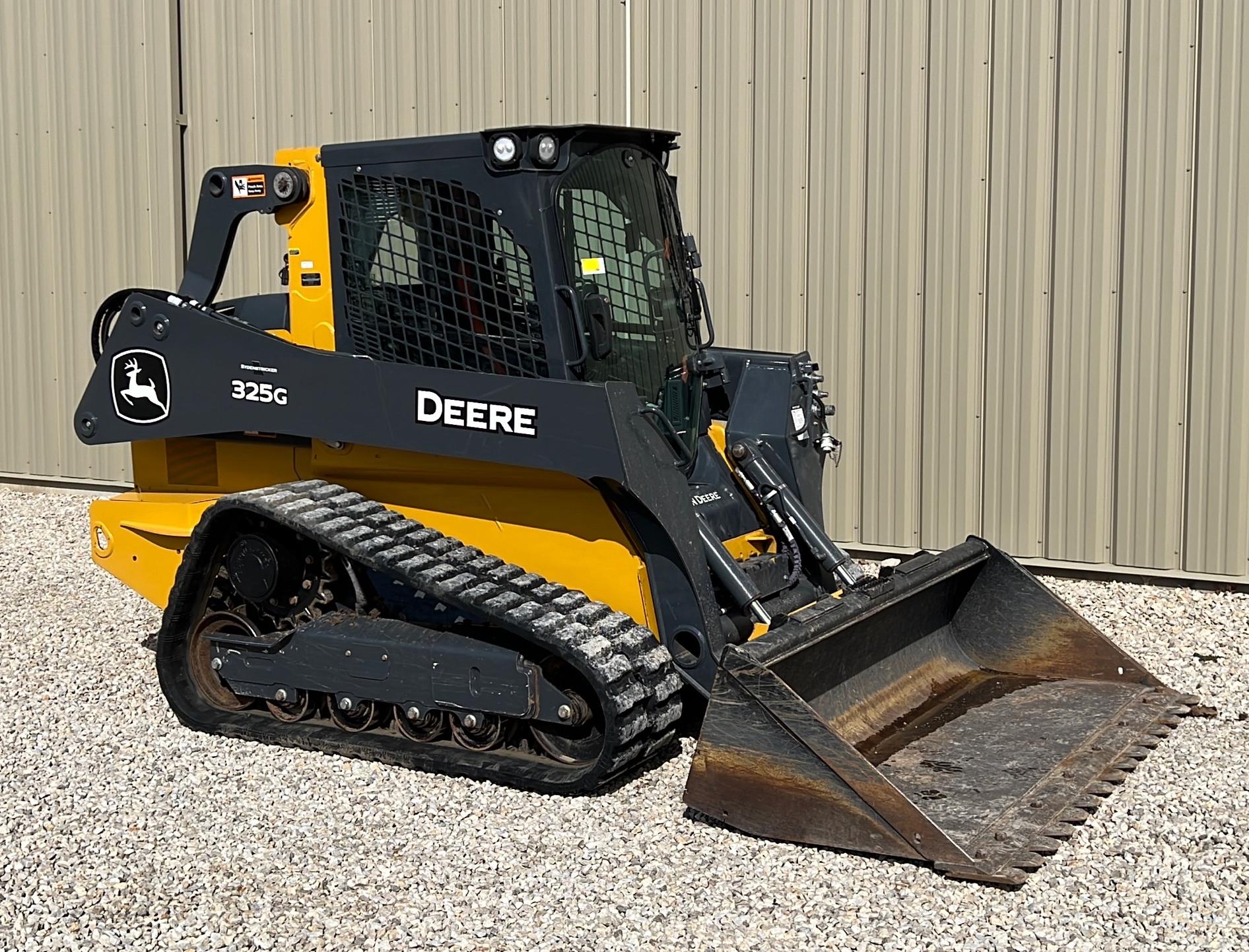 John Deere 325G