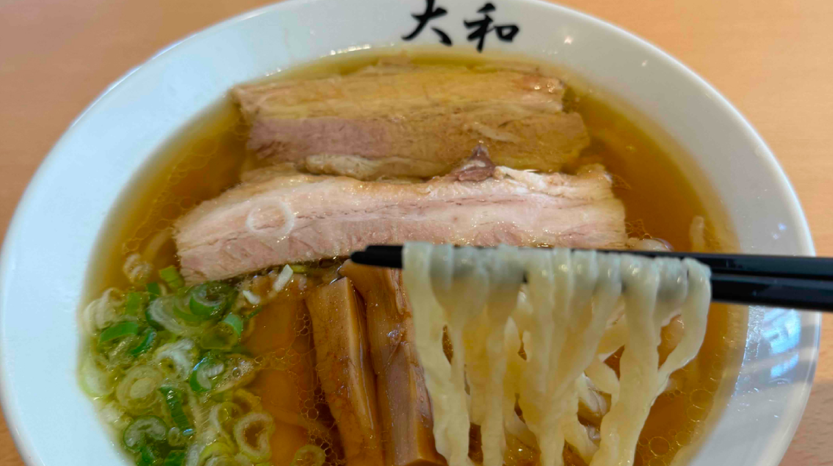 行列必至の名店！佐野青竹手打ちラーメン大和の絶品スープと秘伝麺
