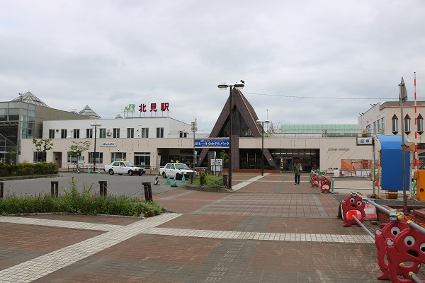 オホーツクの鉄路に刻む新たな鼓動――再開発と食文化が交錯する北見駅の「今」と「未来」