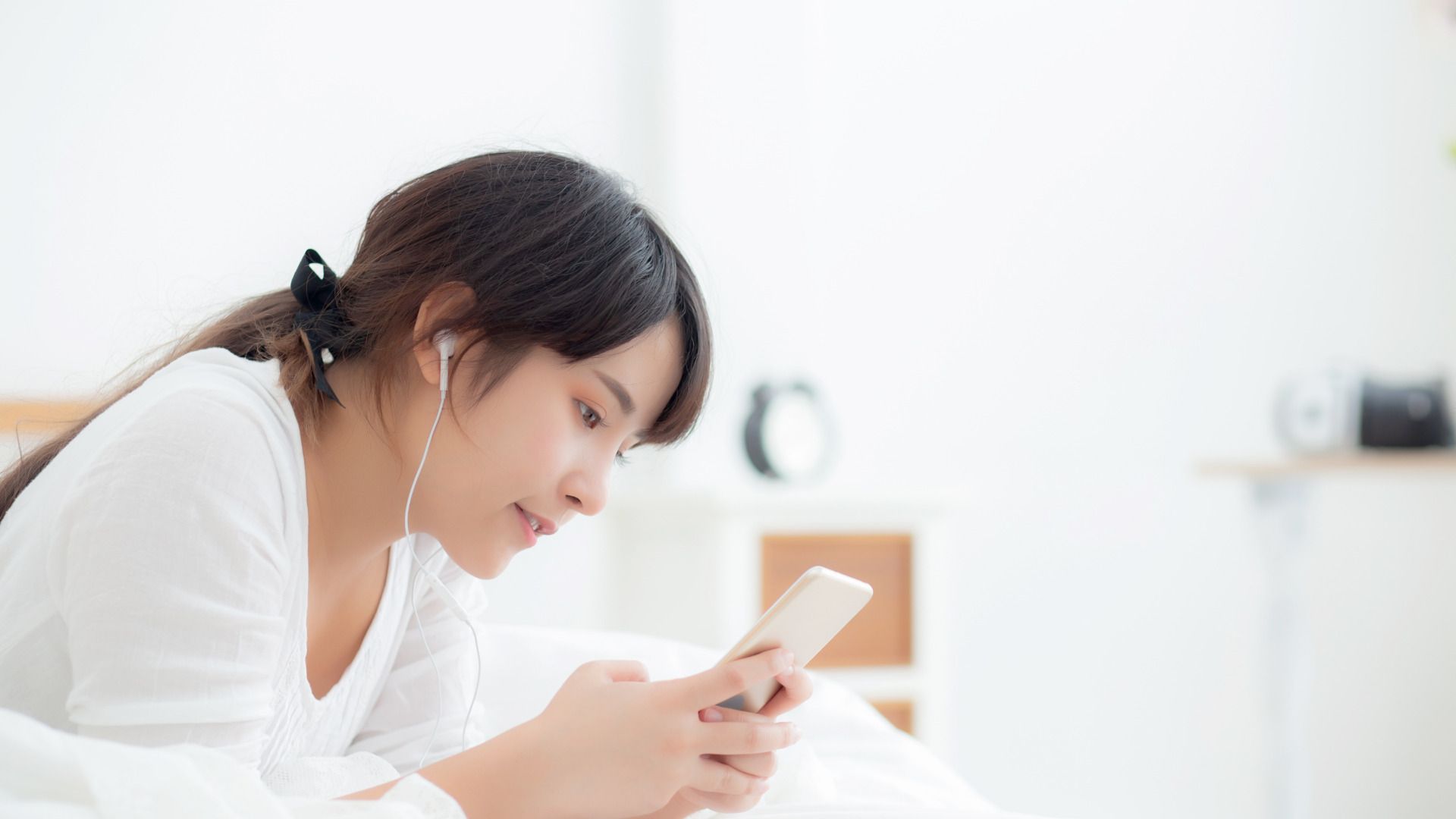 【2026年】スマホでラジオを聴く完全ガイド！神アプリとギガ節約術